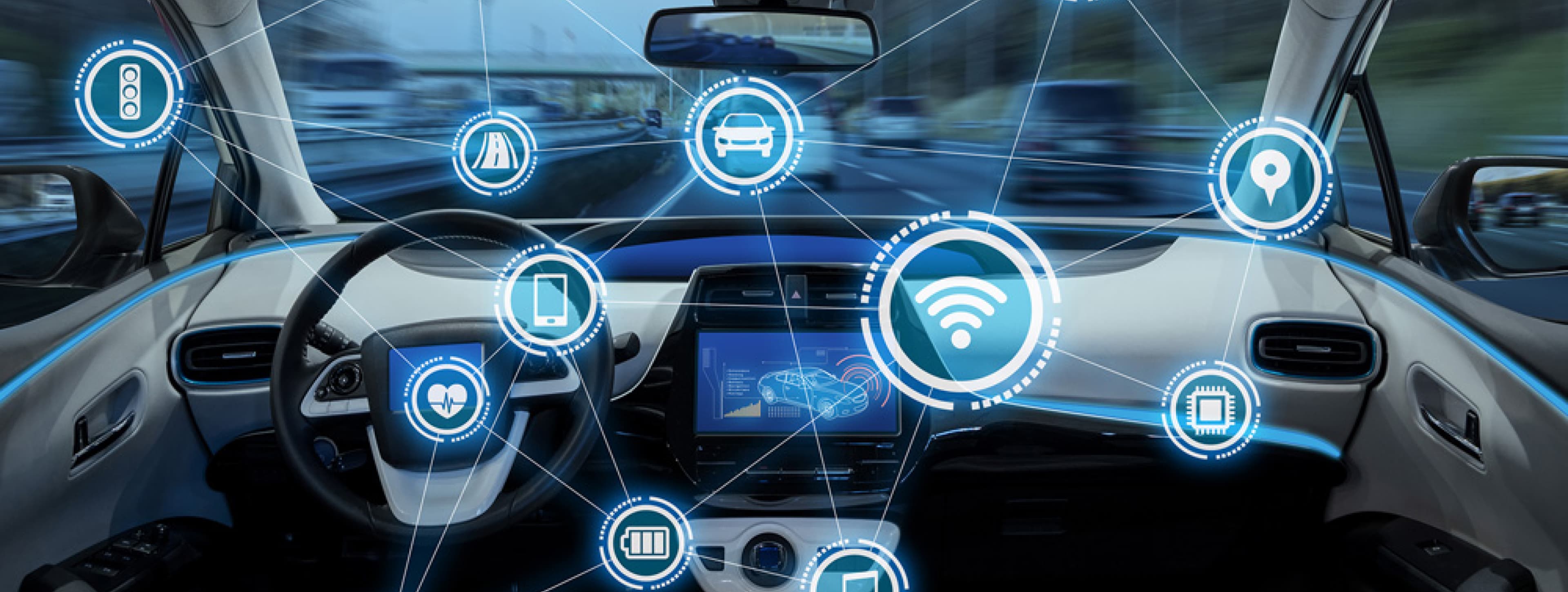 interior do carro com ligações de funcionalidades por cima